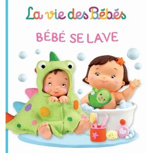 La vie des bébés - Bébé se lave