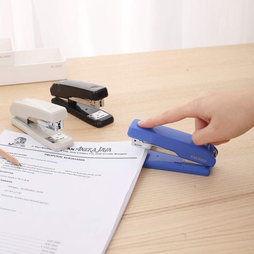 Agrafeuse Deli Stapler 0300 - bleue - 3